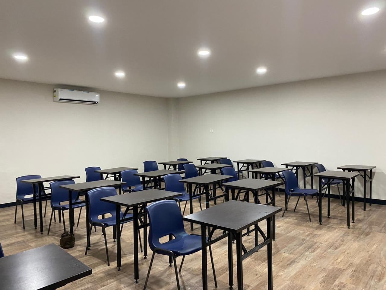 HELP Clark 預覽圖 1