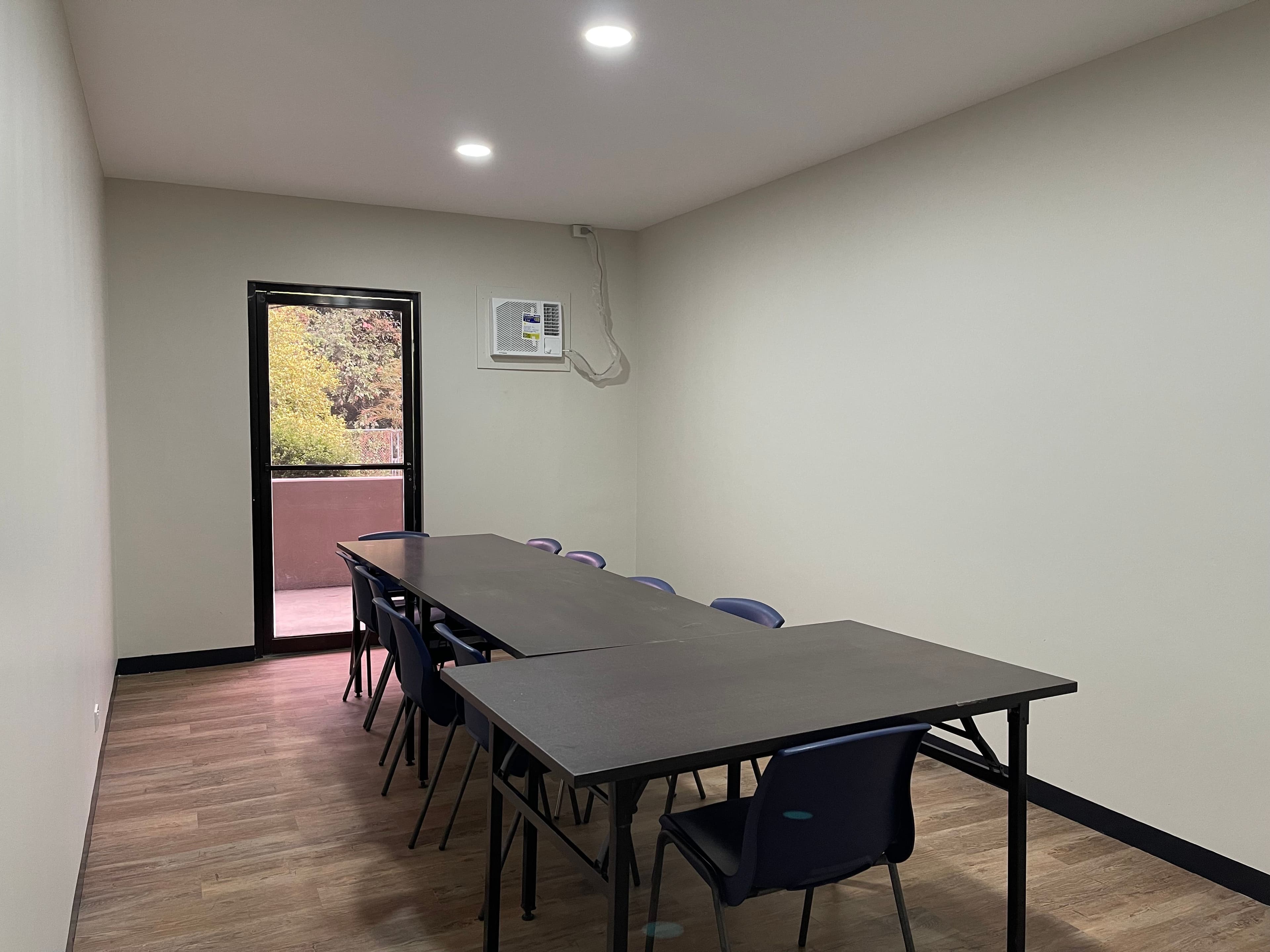 HELP Clark 預覽圖 4